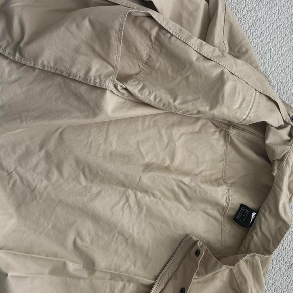 Nike Men's Beige Lightweight Shirt Jacket - Picture 8 of 8